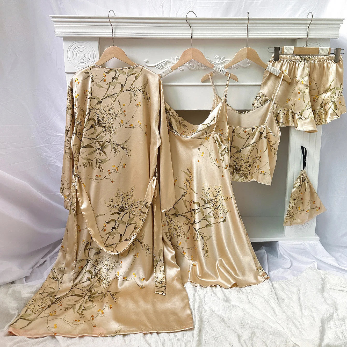 Chic Five piece set with cherry pyjama